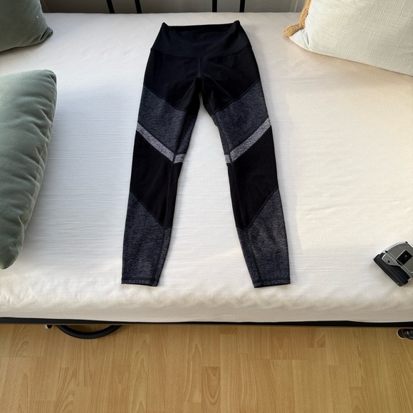 Alosoft High-Waist Lounge Legging - Picture 3 of 6